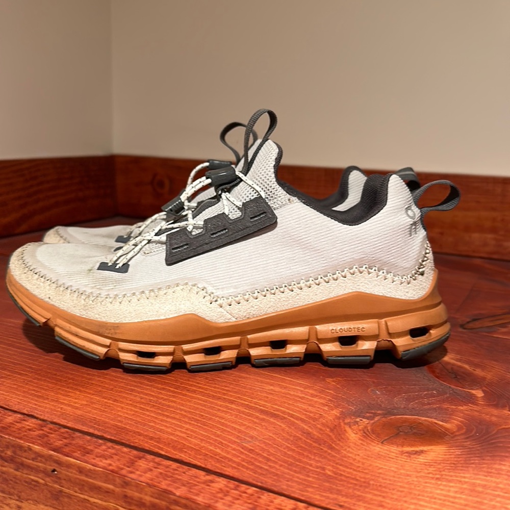 ON CLOUD/ ON RUNNING Cloudaway Running Shoes